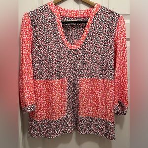 Boden Nylon color-block dotted mid sleeve shirt.